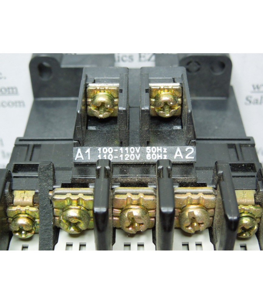 Fuji SCN4/120 SC-N4 AC110/120V CONTACTOR 2N/O 2N/C AUX (40KW AC3 380