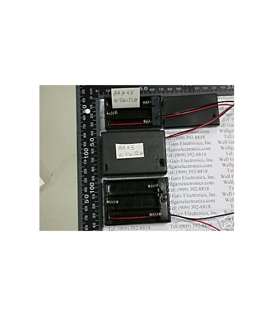 AAAX3 BATTERY HOLDER BOX WITH